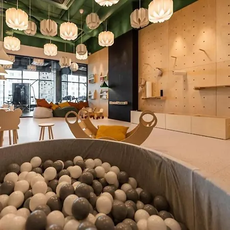 - Center - Luxury - S74