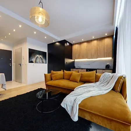 - Center - Luxury - S74 *