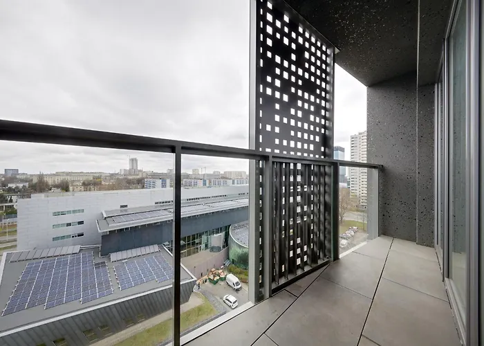 - Center - Luxury - S74 *