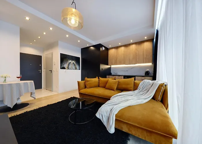 - Center - Luxury - S74 *